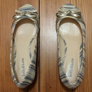 Size 8 Kelly & Katie Peep Toe Wedges